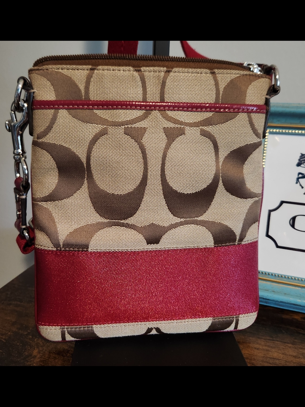 Coach Khaki Red Signature Canvas Swingpack Crossbody Bag. EUC - Picture 7 of 12